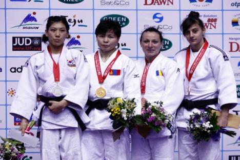Larisa Florian, medaliată cu bronz la Grand Prix-ul pentru seniori din Coreea de Sud